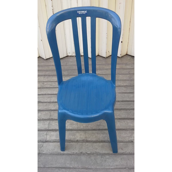Victoria plastic seat with backrest.
