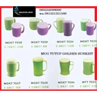 Mug Plastic cup with golden sunkist lid MOKT7025 1