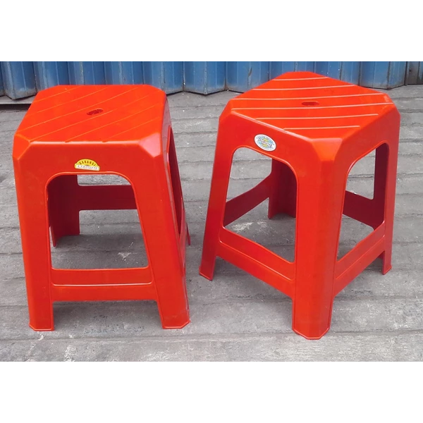 Kursi bakso plastik Apollystar warna merah tanpa sandaran