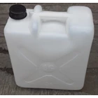 produk plastik rumah tangga Jerigen plastik ukuran 25 liter merk GA warna putih. 4