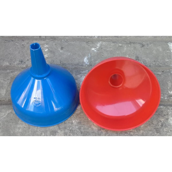 produk plastik rumah tangga Corong plastik 15 cm warna warni merk Swan plastic