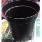 Pot plastik 18 USA warna hitam merk Eko untuk taman 1