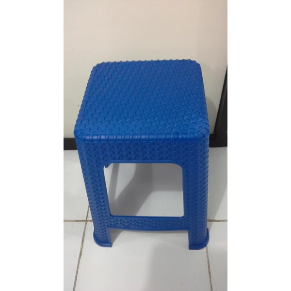 Blue plastic chair or bench woven meatball model Y code 3Y3 brand Napolly