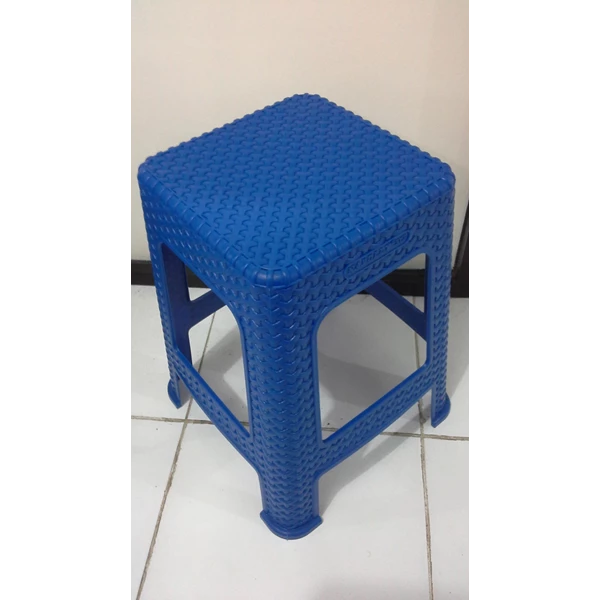 Blue plastic chair or bench woven meatball model Y code 3Y3 brand Napolly