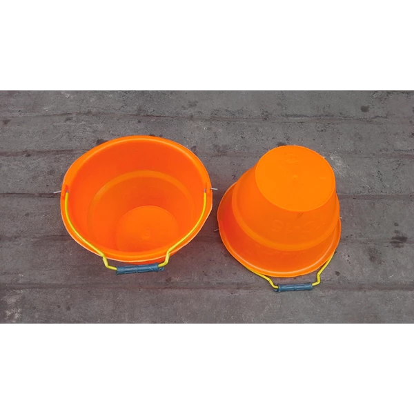 plastic  bucket 15 strong brand SA orange color