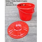 Plastic bucket or 2.5-gallon red bucket of BOSS brand 1