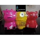 Cute trio plastic piggy bank and Ikimura brand ladybug 1