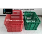 MK004 Skyplast industrial plastic basket crates hole 1